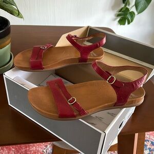 Dansko Janelle Glazed Kid Leather - Red - W39